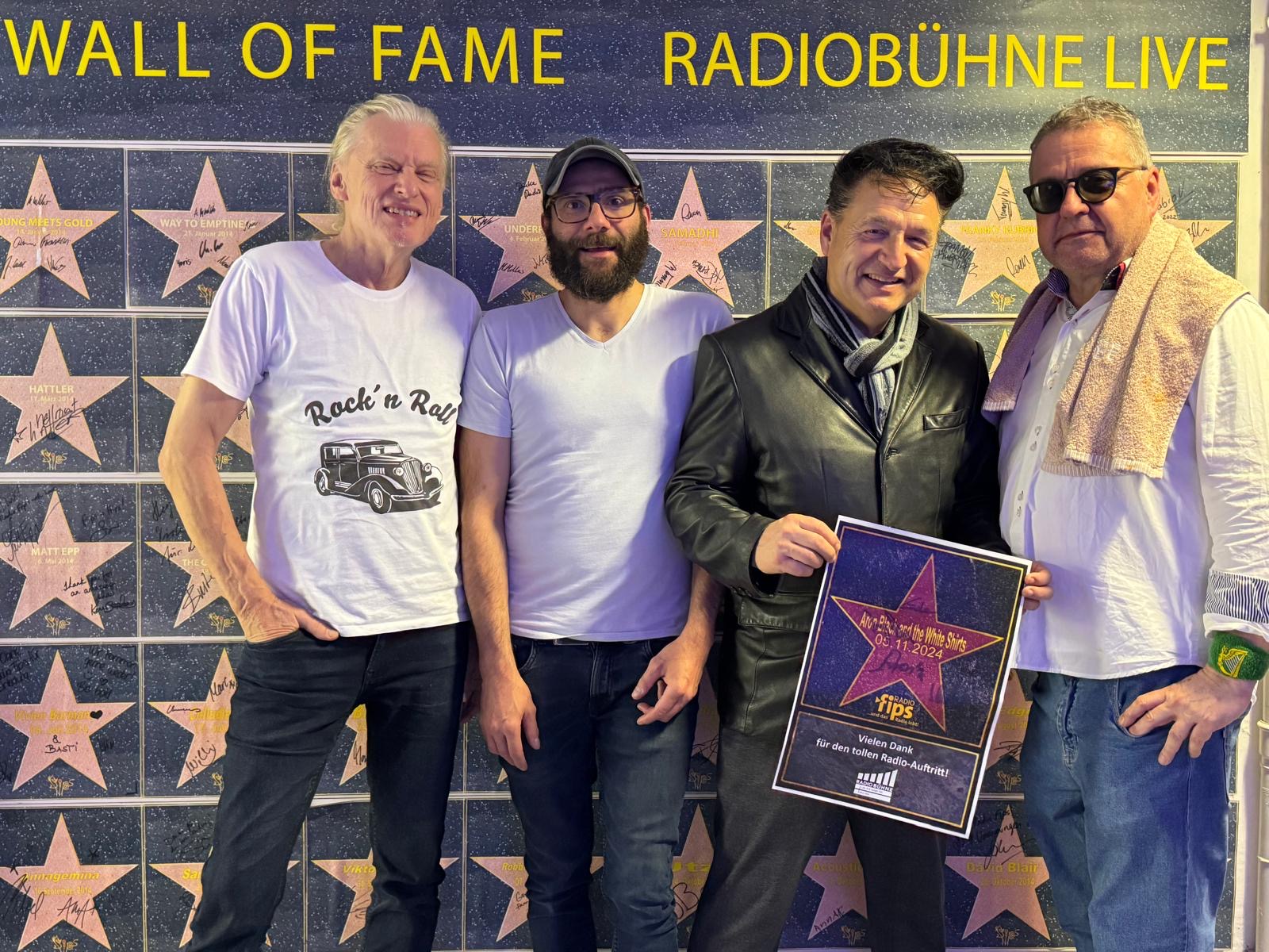 Auszeichnung an der Radio-Fips Wall of Fame